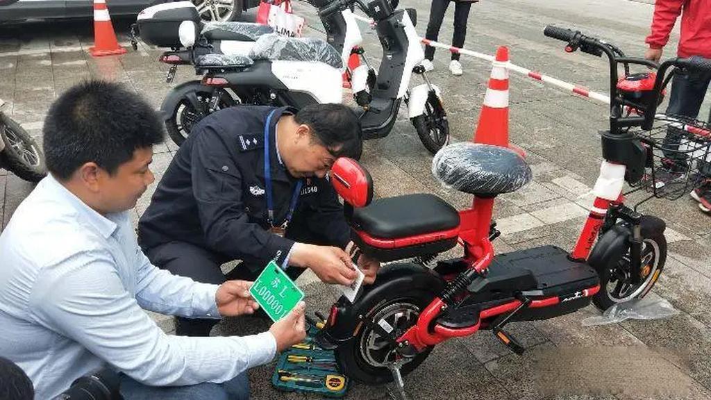 2024年,電動(dòng)車(chē)、三輪車(chē)、四輪車(chē)上牌條件、流程明確!費(fèi)用已確定
