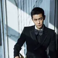 寧靜看紀(jì)凌塵演戲笑了