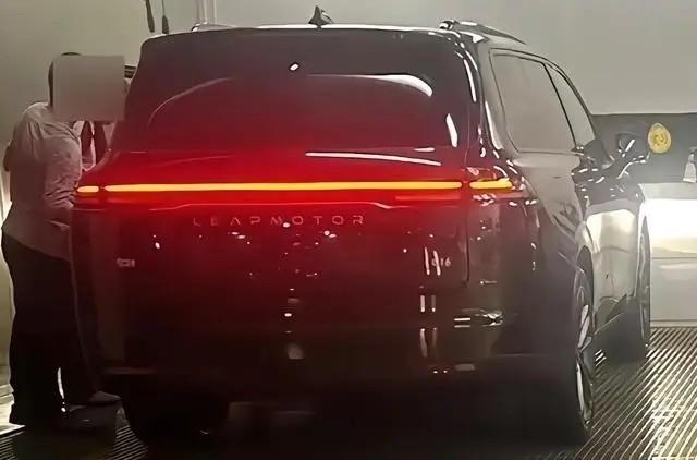 預計10萬以內?零跑全新緊湊型SUV諜照曝光