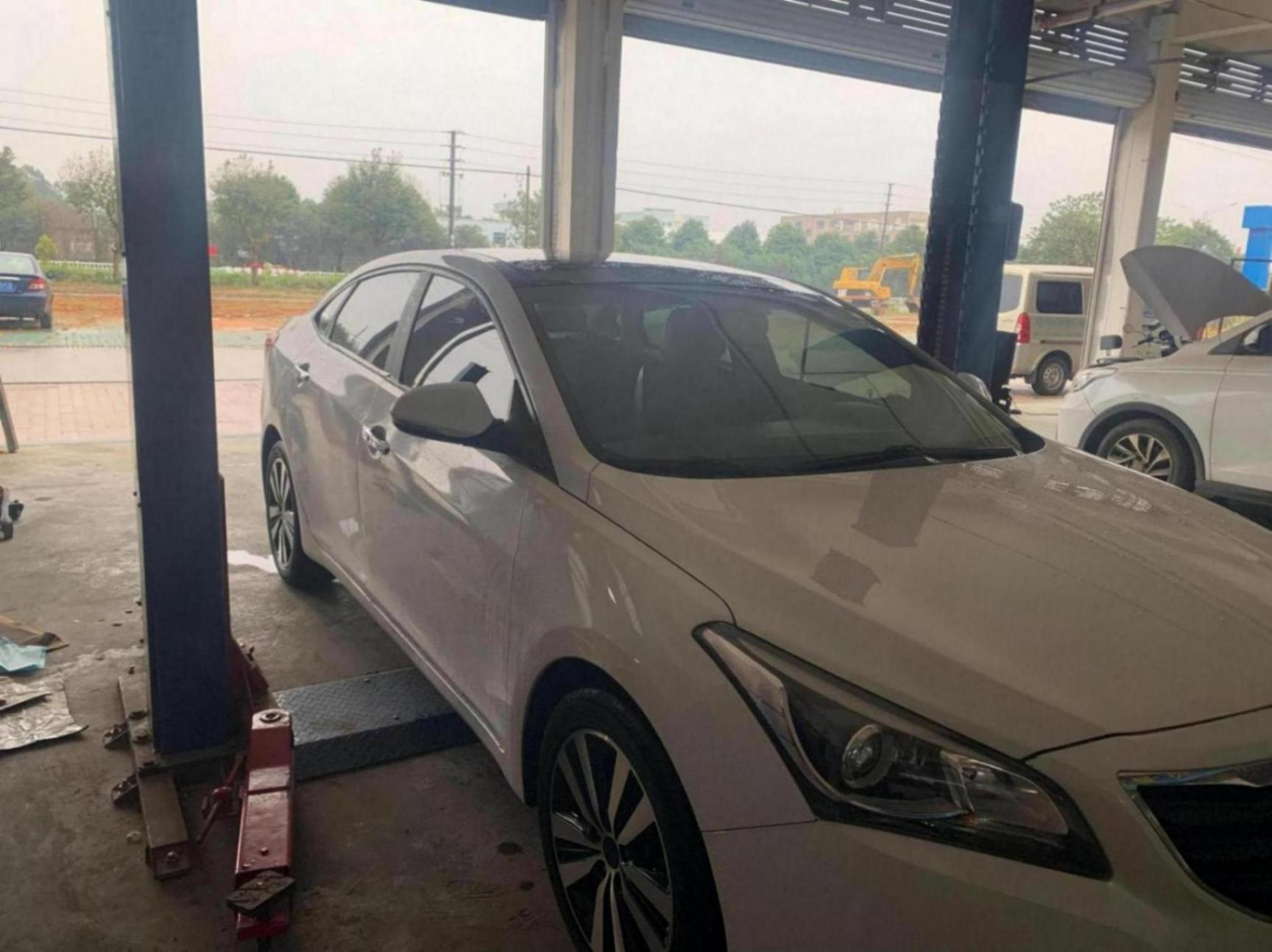 開十萬公里,電車和油車保養費用相差有多大?一次性給你算清楚