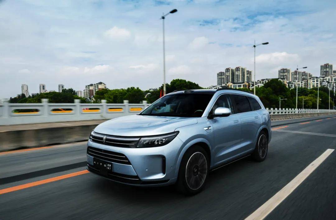 新勢(shì)力放血賣車,特斯拉再裁員,市場(chǎng)真在復(fù)蘇?