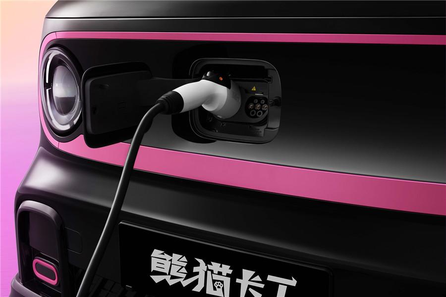 限時(shí)4.59萬(wàn)元,首任非營(yíng)運(yùn)車主三電終身質(zhì)保,吉利熊貓卡丁上市