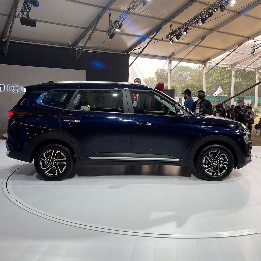 MPV變SUV,采用三排座椅,實拍全新起亞Carens,定位低,但質感強