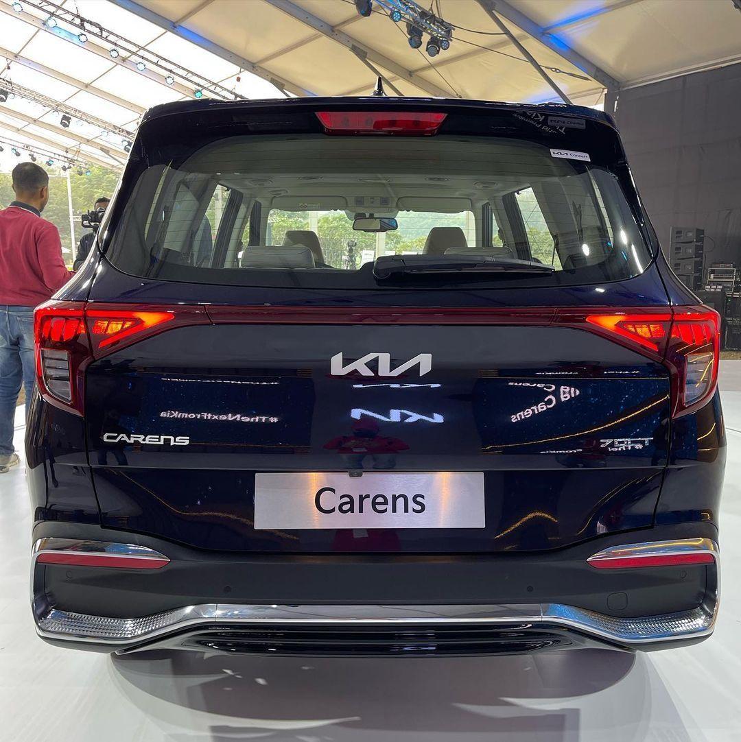 MPV變SUV,采用三排座椅,實拍全新起亞Carens,定位低,但質感強