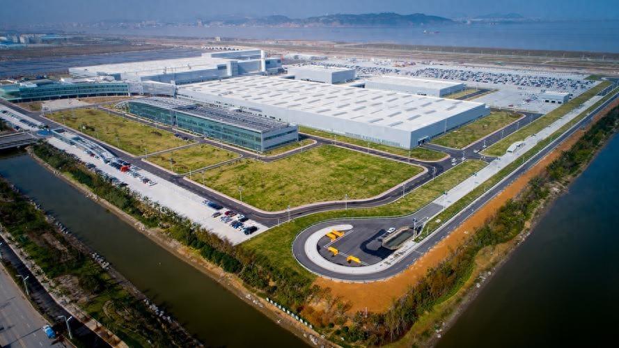 沒倒閉、沒跑路,威馬汽車還有救