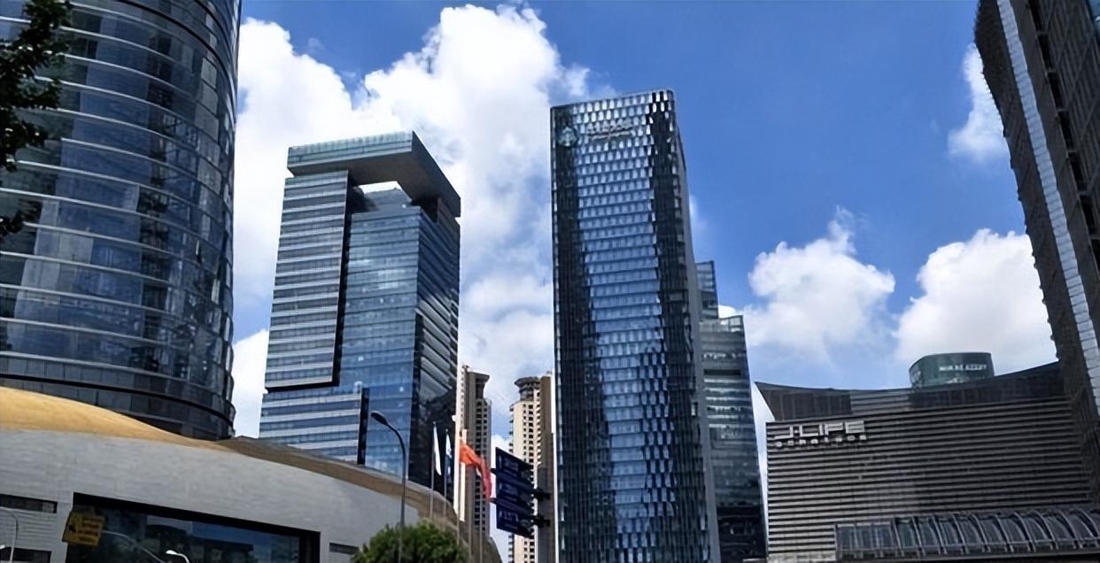 15.3萬不是夢!吉利4月銷量狂飆,對手們顫抖了嗎?