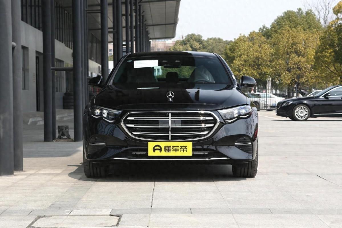 2.0T+9AT+48V輕混,爆258馬力,車長超5米,帶你體驗全新奔馳E級