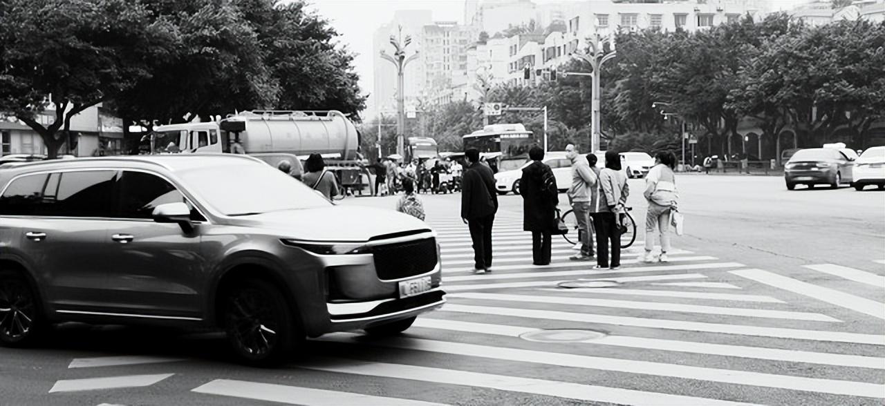 理想汽車崩盤內情大曝光,原因竟是三大件?