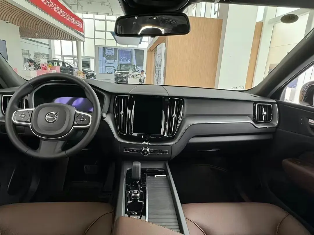 降11萬(wàn)!全新一代沃爾沃XC60實(shí)車亮相,配置升級(jí)