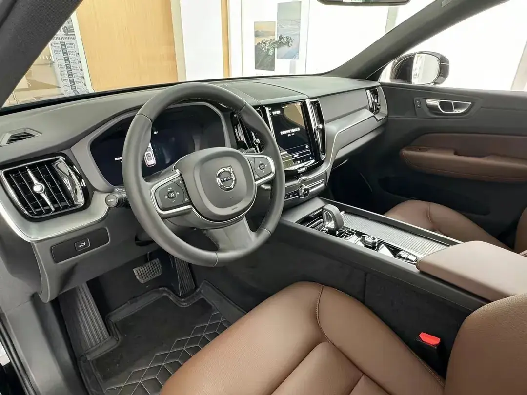 降11萬(wàn)!全新一代沃爾沃XC60實(shí)車亮相,配置升級(jí)