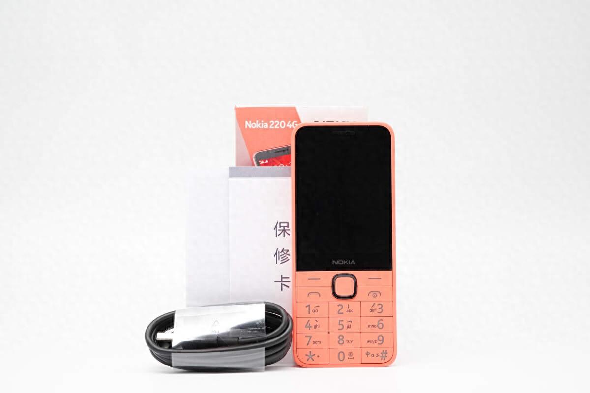 “老人機”諾基亞220 4G充電器應該怎么選?實測揭曉
