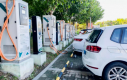 老司機建議:8年內不打算換車的話,寧愿選純電車,也不要混動車