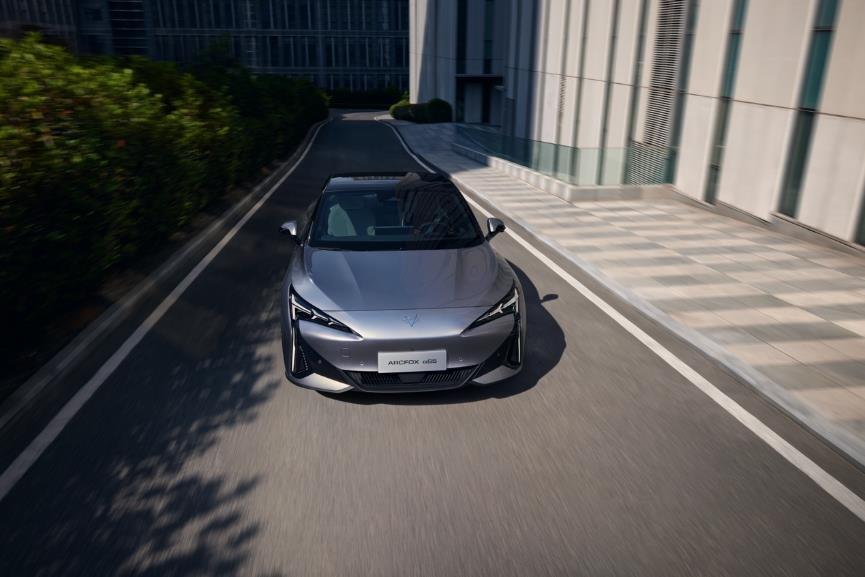 極狐阿爾法S5正式上市,20萬內唯一800V純電轎車