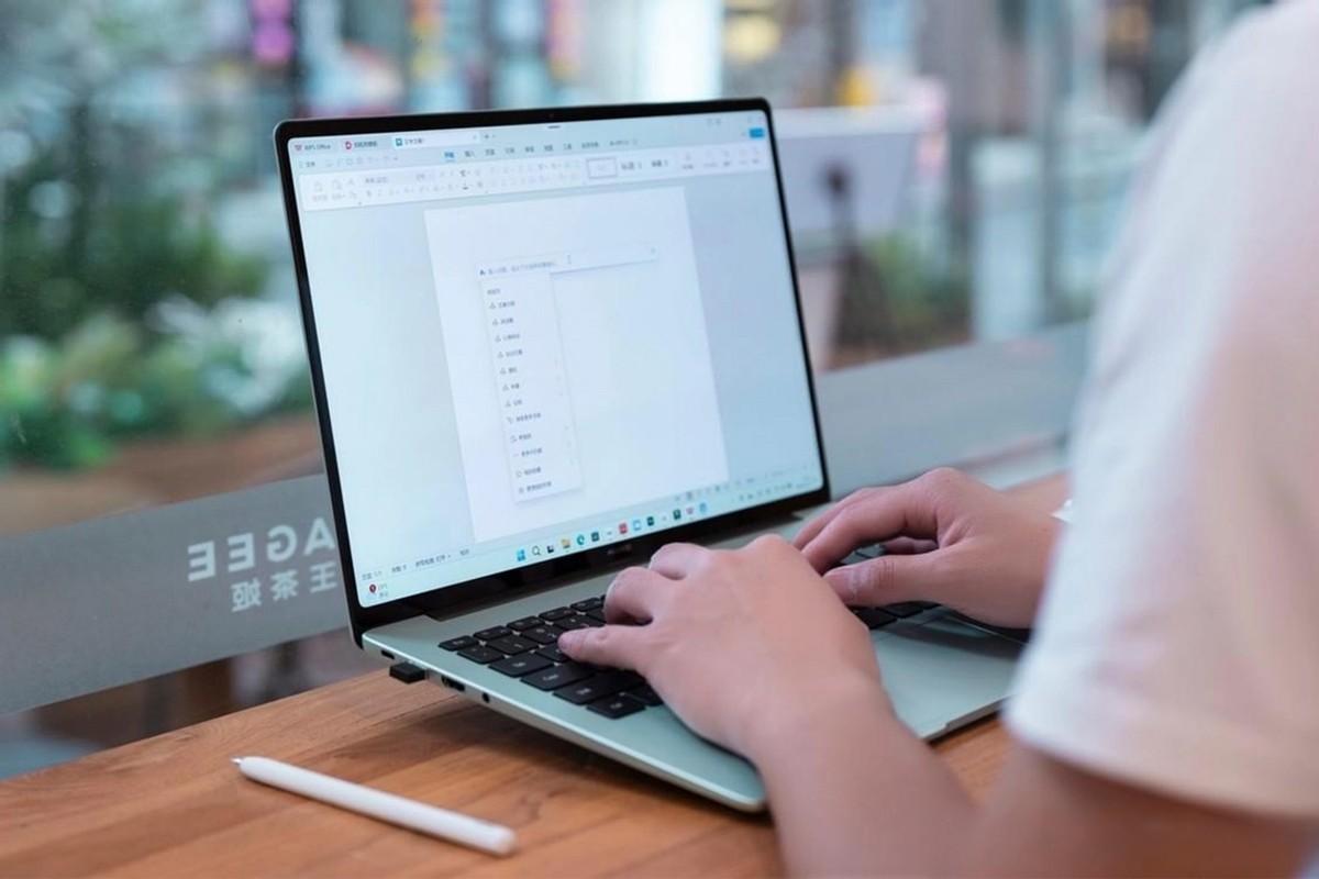 華為哪款筆記本最值得買(mǎi)?MateBook 14 2024款,萬(wàn)元以內(nèi)首選