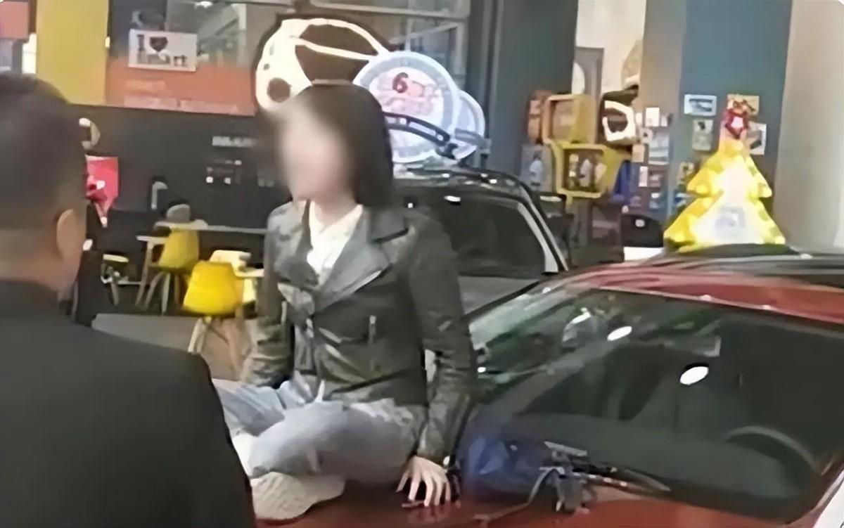 銷量悄然走低,品牌光環逐漸暗淡,奔馳躺贏的時代正走向終結