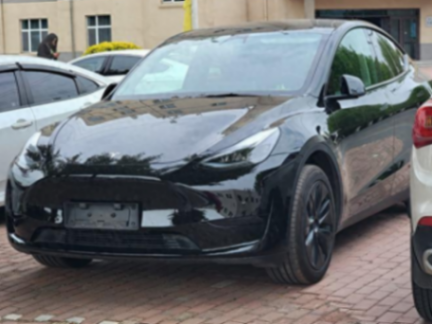 特斯拉 Model Y,豐富配置,樂趣操控