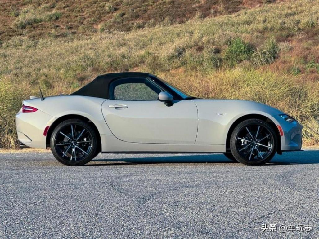 2024 年馬自達 MX-5 Miata 更新——只換了內飾