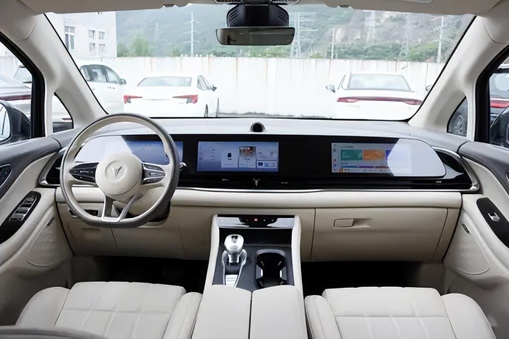 解析嵐圖夢想家PHEV,定位中大型MPV,值得購買嗎?