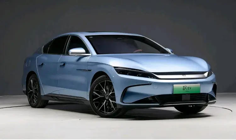 續航、充電、保值率……新能源汽車的“三道坎”,有錢人怎么看?