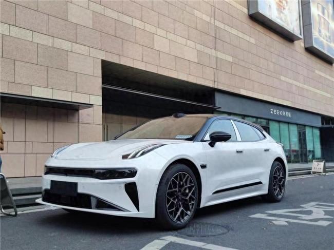 自駕新選擇,極氪001與特斯拉ModelY,哪個(gè)讓你更自由?