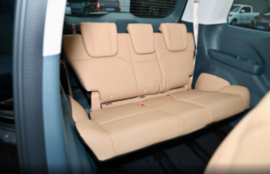 軸距2930mm,定位中型MPV,傳祺E8為低用車成本家庭賦能