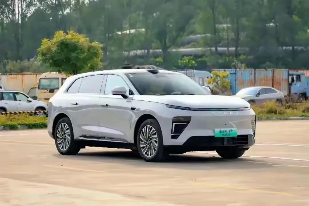 奔馳最良心的一款車,從29萬跌到23萬,配大7座,30天賣7618輛