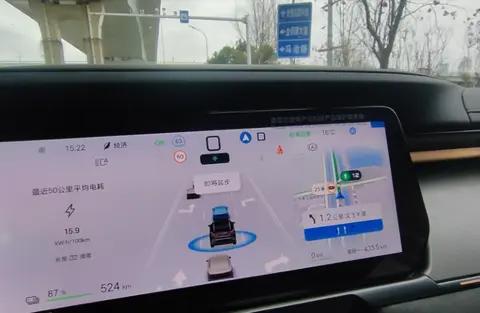實測宋 L EV 智駕版:復雜路況下的智能駕駛實力究竟多強?