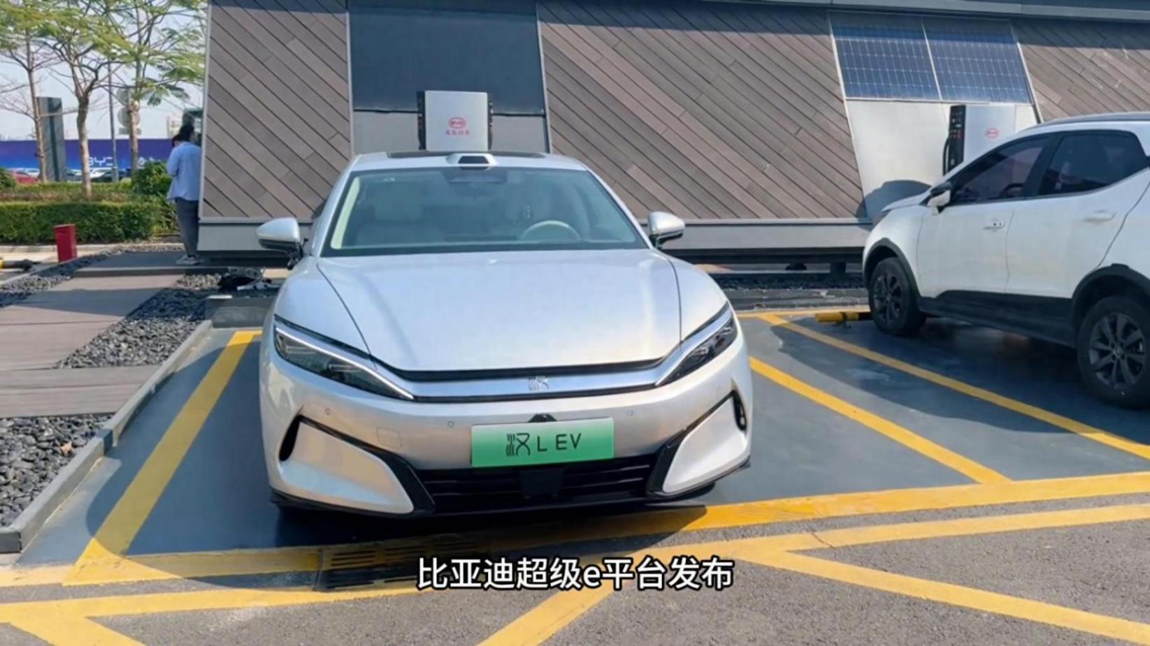 實際體驗比YA迪超級e平臺,不僅僅是快,還是純電時代技術...