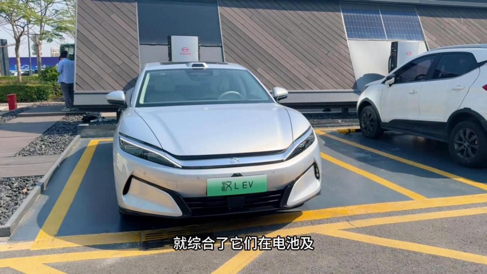實際體驗比YA迪超級e平臺,不僅僅是快,還是純電時代技術...