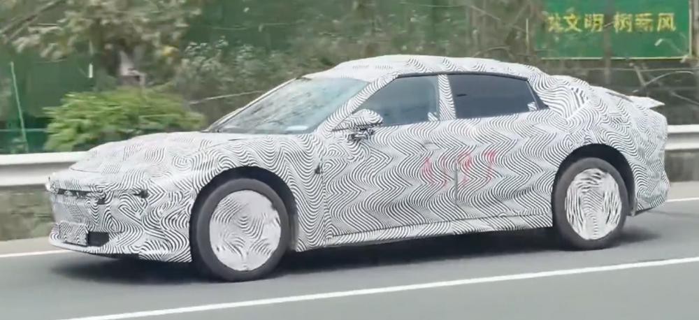 小鵬新車路測(cè)!小鵬E29:純視覺智駕,高端市場(chǎng),你心動(dòng)了嗎?
