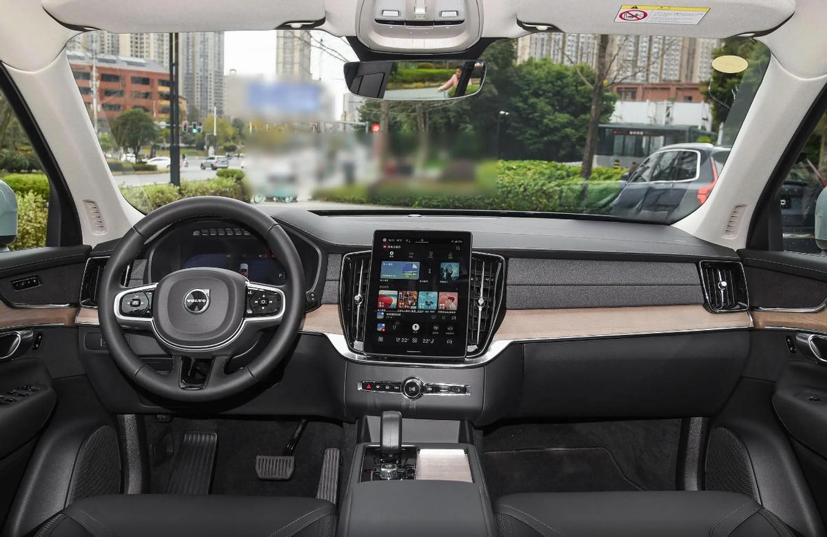 沃爾沃XC90:B5智逸豪華版5座,配置高、設計好、安全性出眾