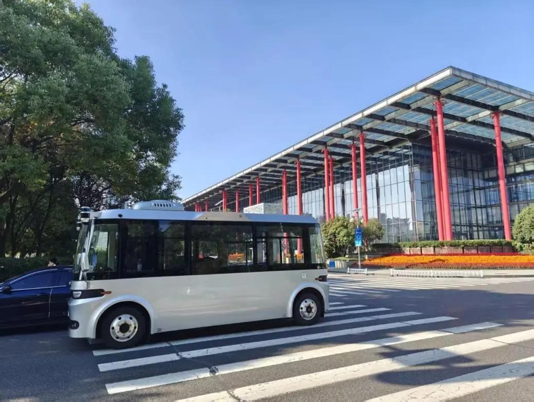 四條無人駕駛小巴線路開通 東風汽車智能駕駛應用場景再拓展