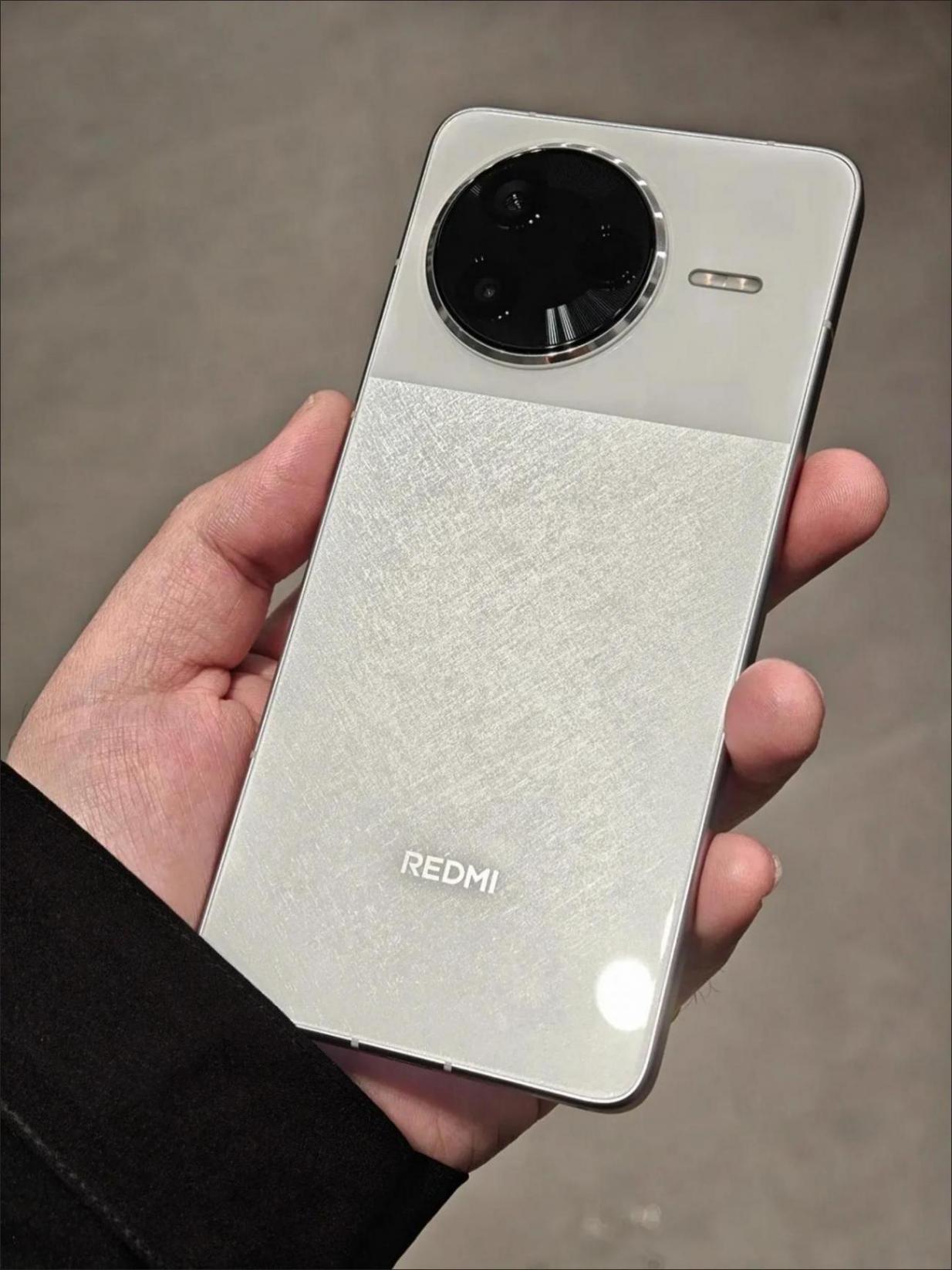 沒必要上pro,紅米k80標(biāo)準(zhǔn)版已經(jīng)很強(qiáng)了