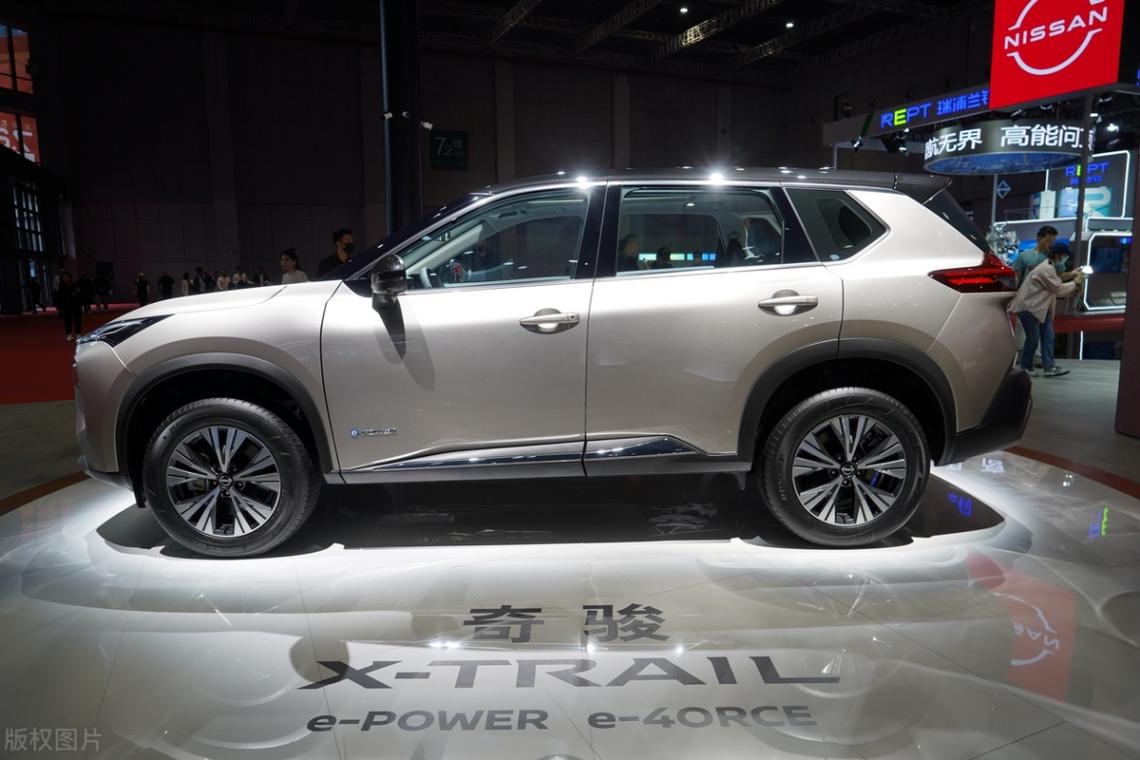 日產(chǎn)奇駿和豐田RAV4的最新款落地價分別是多少?
